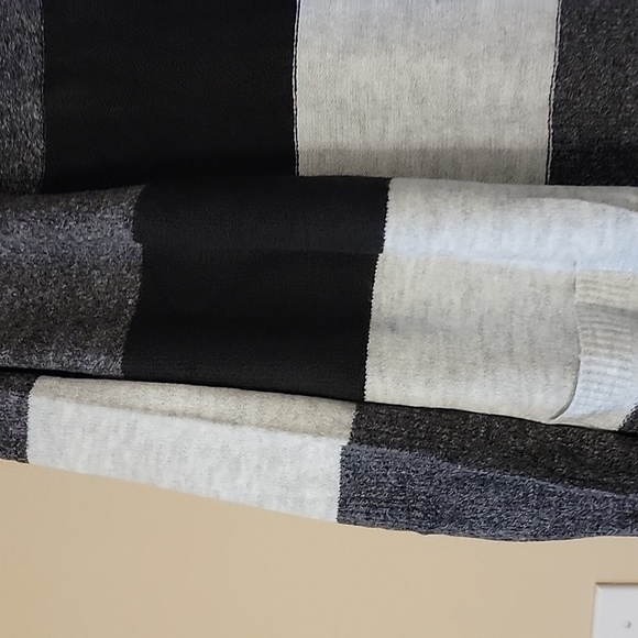 Cardigan - Picture 4 of 5